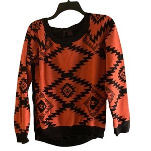 Women’s Scoop neck Sweater